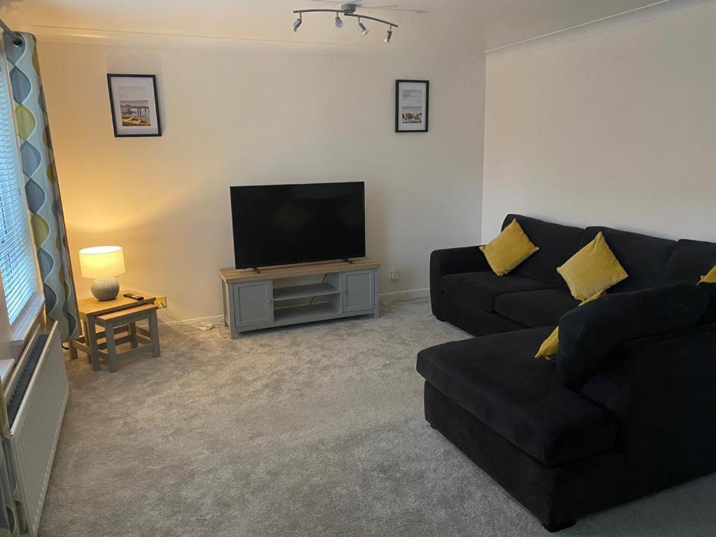 Great Location, Large 1 Bed Flat With Parking Apartment Броути Фери Екстериор снимка